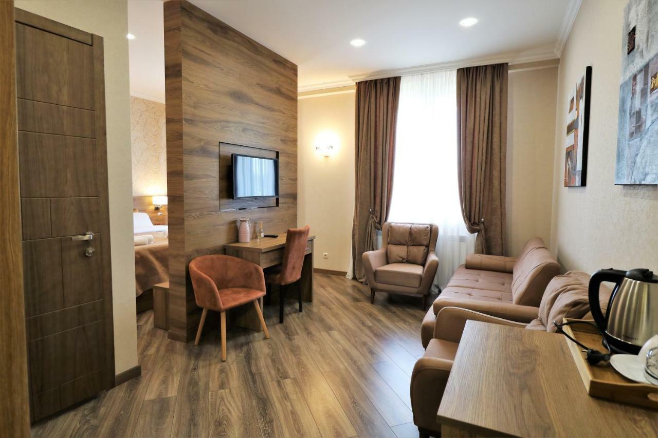 Luxury Aparthotel 5Rooms In Tbilisi Center エクステリア 写真